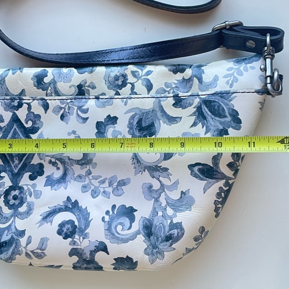 Patricia Nash Blue and White Floral Crossbody Bag - Picture 4 of 7